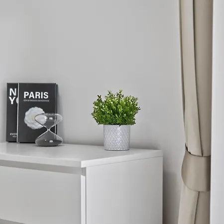 Elegance Life 3bedrm Joseph Boulevard